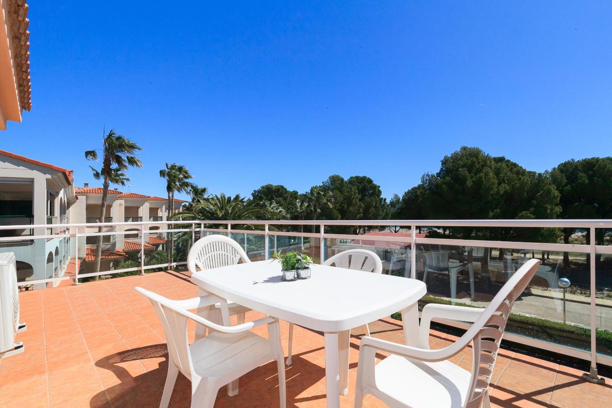 Uhc Arco Del Sol Family Complex Apartment Hospitalet De L'Infant Room photo